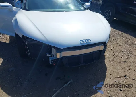 2014 Audi R8 4.2 z USA, uszkodzony, nr VIN WUAWUAFG9EN000133